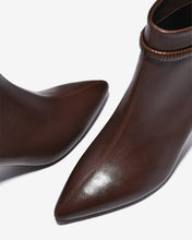 Giày Boot Nữ Zuciani Khóa Kéo Quai Đính Đá-GCM36-Nâu Color1