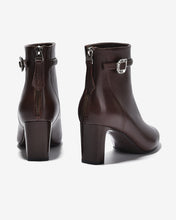 Giày Boot Nữ Zuciani Khóa Kéo Quai Đính Đá-GCM36-Nâu Color1