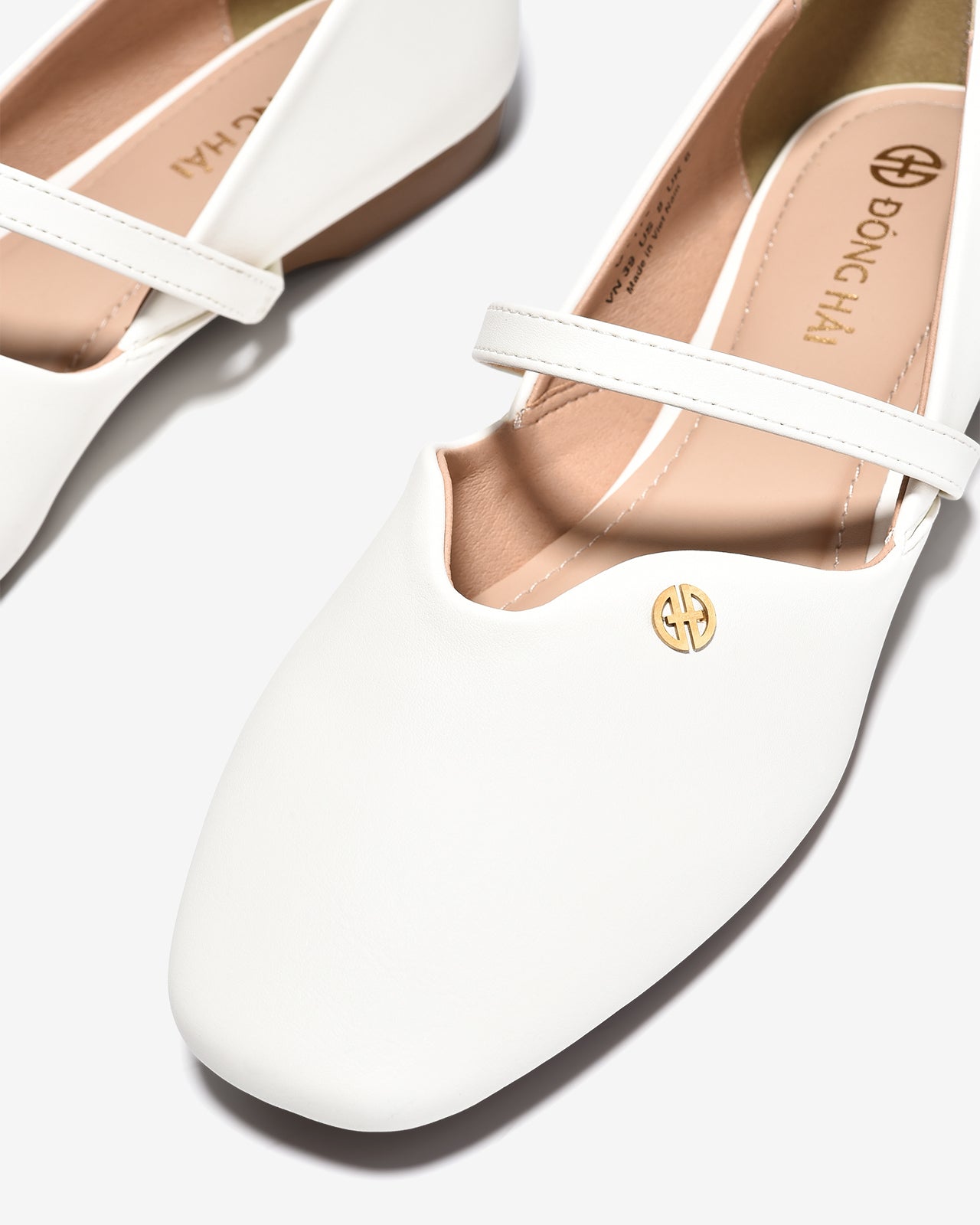 Giày Búp Bê Đông Hải Quai Ngang Khóa Logo-G7736Trắng Color1