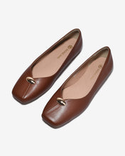 Giày Búp Bê Đông Hải Mũi Vuông Phối Hạt Kim Loại-G81W6Bò Color1
