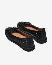 Giày Búp Bê Zucia Họa Tiết Đục Lỗ Khóa Nơ-GHLM4Đen Color1