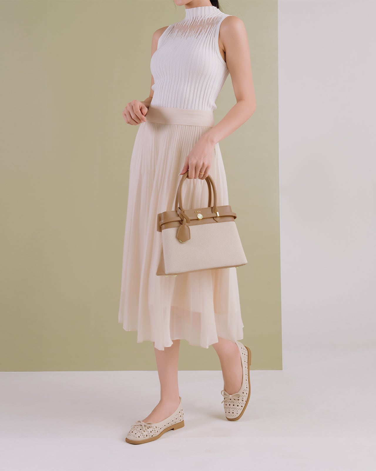 Giày Búp Bê Zucia Họa Tiết Đục Lỗ Khóa Nơ-GHLM4Kem Color1