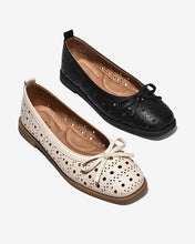 Giày Búp Bê Zucia Họa Tiết Đục Lỗ Khóa Nơ-GHLM4-Kem Color1