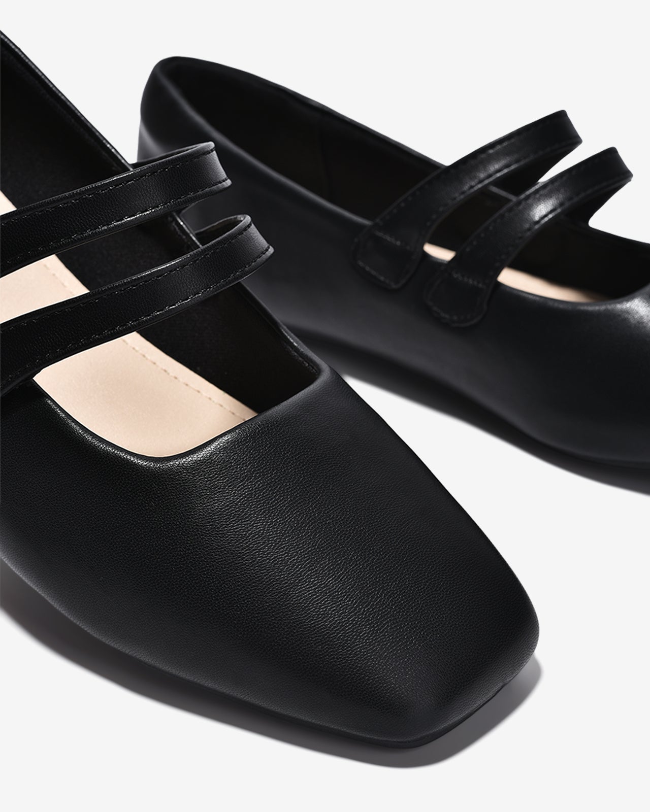 Giày Búp Bê Nữ Zucia Mũi Vuông Quai Đôi Đính Logo-GRXC4-Đen Color1