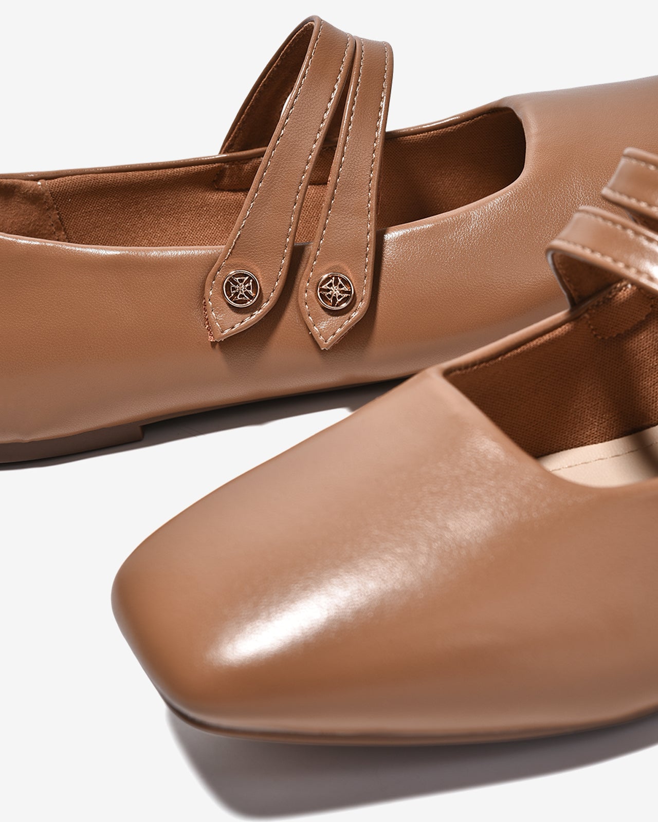 Giày Búp Bê Nữ Zucia Mũi Vuông Quai Đôi Đính Logo-GRXC4-Nâu Color1