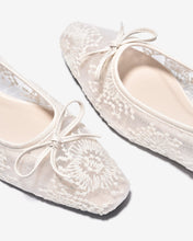 Giày Búp Bê Zucia Vải Ren Thêu Hoa-GTHA9-Trắng Color1