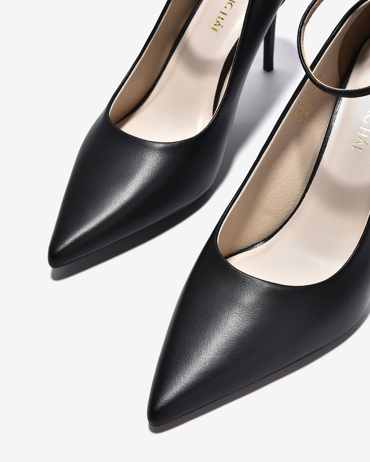 Giày Cao Gót Đông Hải Quai Ankle Strap Đính Logo-G5856Đen Color1