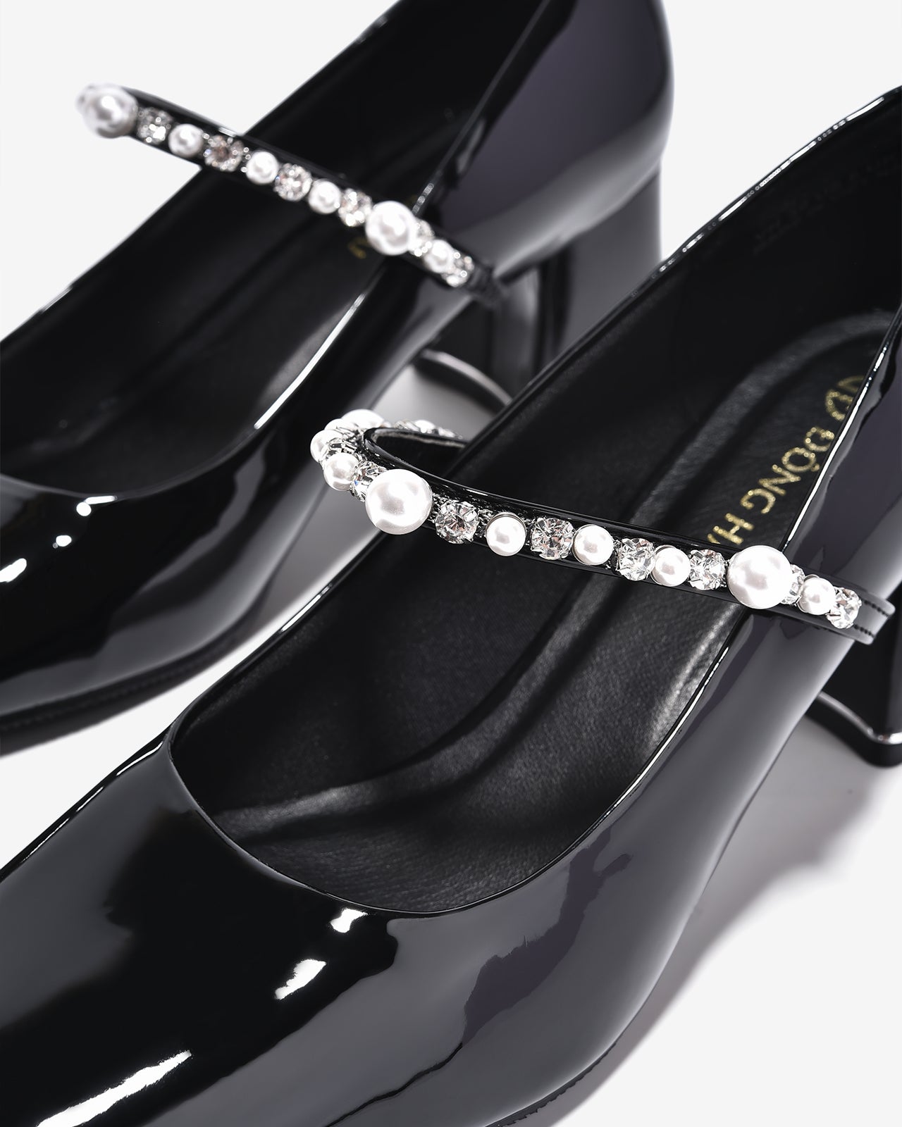 Giày Cao Gót Đông Hải Đế Vuông Quai Đính Đá-G81U7-Đen Bóng Color1