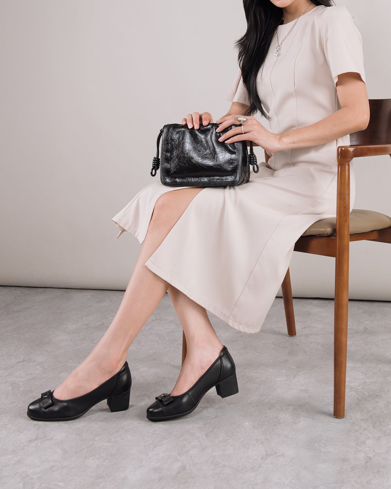 Giày Cao Gót Zuciani Mũi Tròn Nơ Phối Bướm Đính Đá-GCM11Đen Color1