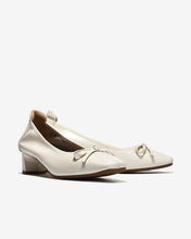 Giày Cao Gót Zuciani Da Mềm Đính Nơ-GCM41Kem Color1