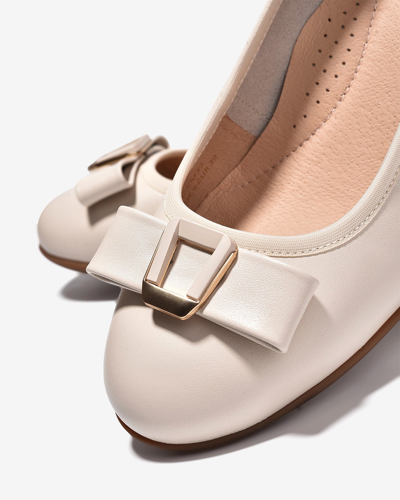 Giày Xuồng Zuciani Nơ Khóa Kim Loại-GCM37-Kem Color1