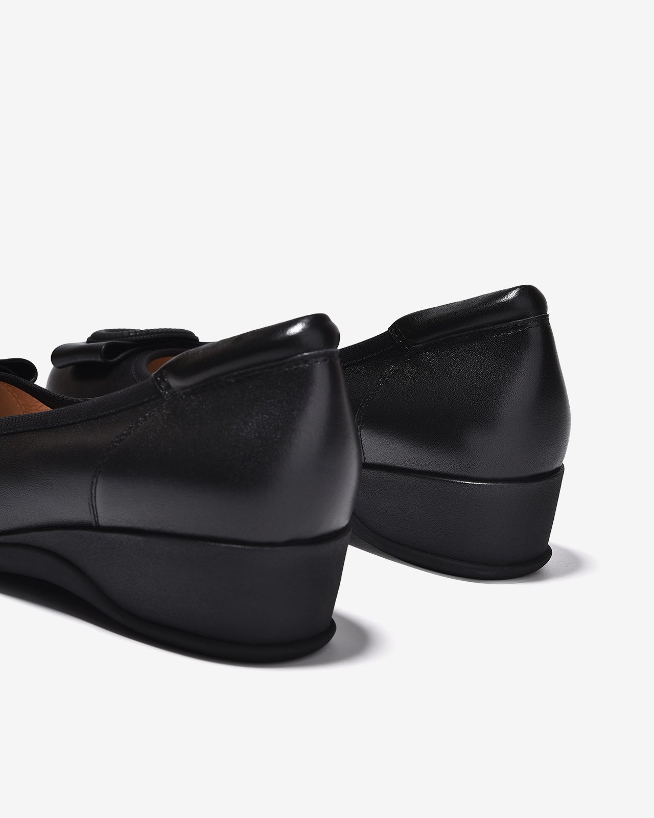 Giày Xuồng Zuciani Khóa Nơ Đính Đá-GCM39Đen Color1