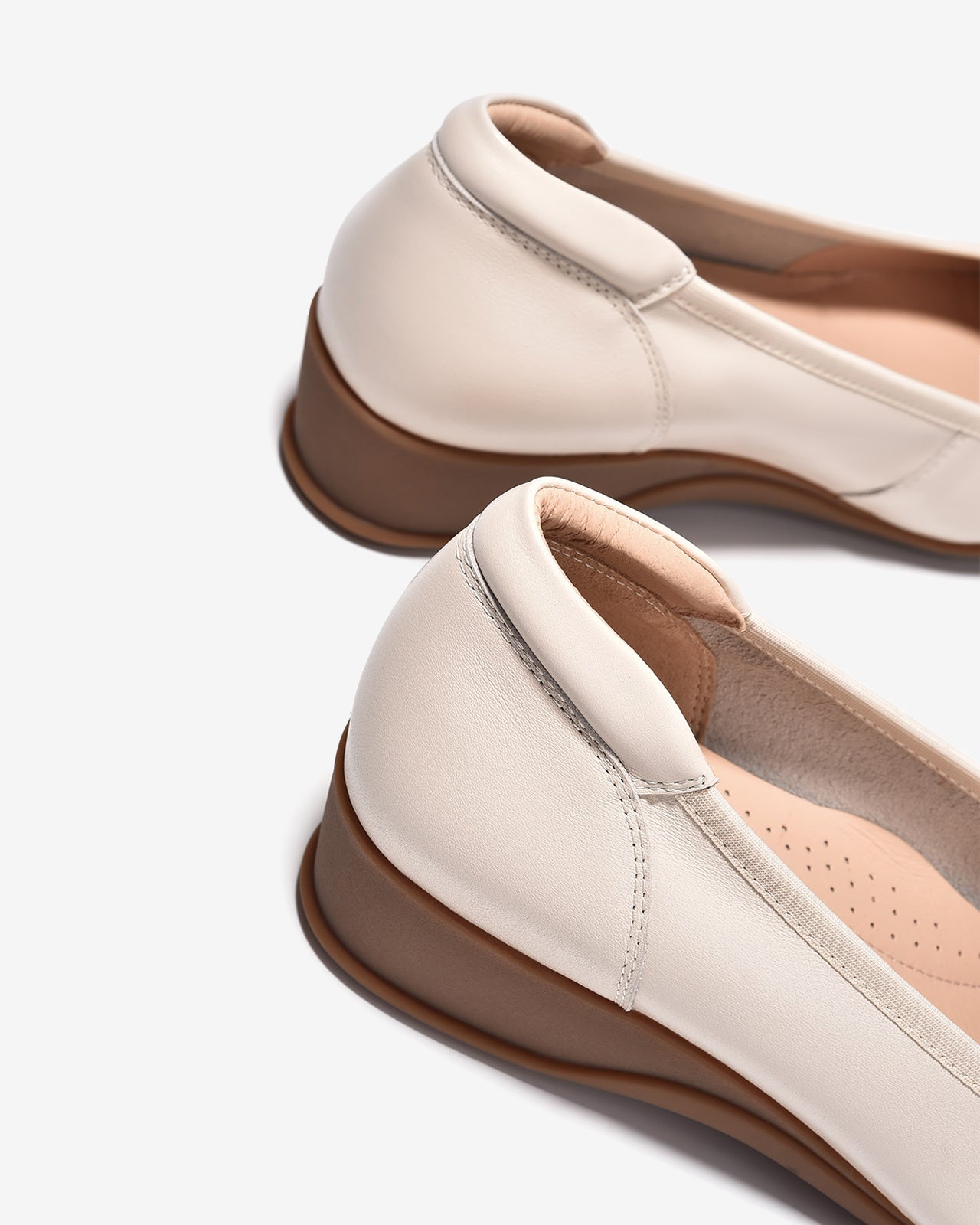 Giày Xuồng Zuciani Khóa Nơ Đính Đá-GCM39Kem Color1