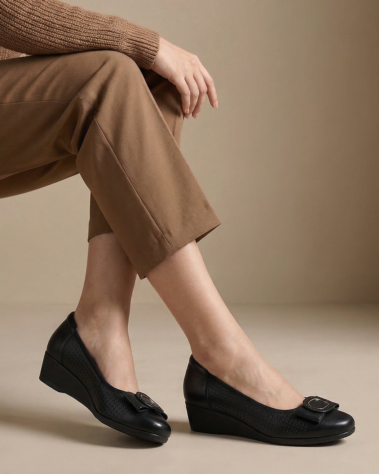 Giày Xuồng Nữ Zuciani Hoạ Tiết Đục Lỗ Laser-GCM40Đen Color1