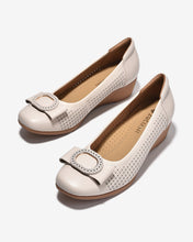 Giày Xuồng Nữ Zuciani Hoạ Tiết Đục Lỗ Laser-GCM40Kem Color1