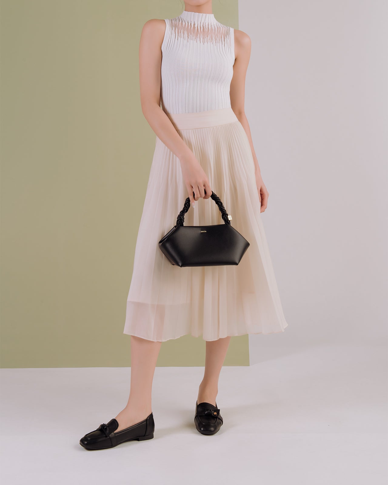 Giày Lười Zucia Quai Xoắn Nơ Đính Logo-GHLM5Đen Color1