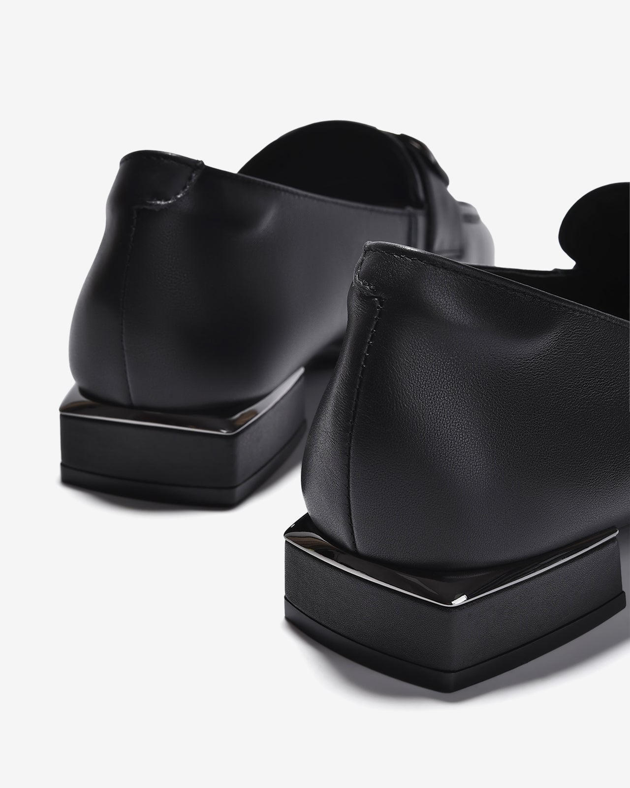 Giày Mọi Nữ Zuciani Thanh Lịch Phối Khóa-GMD05Đen Color1