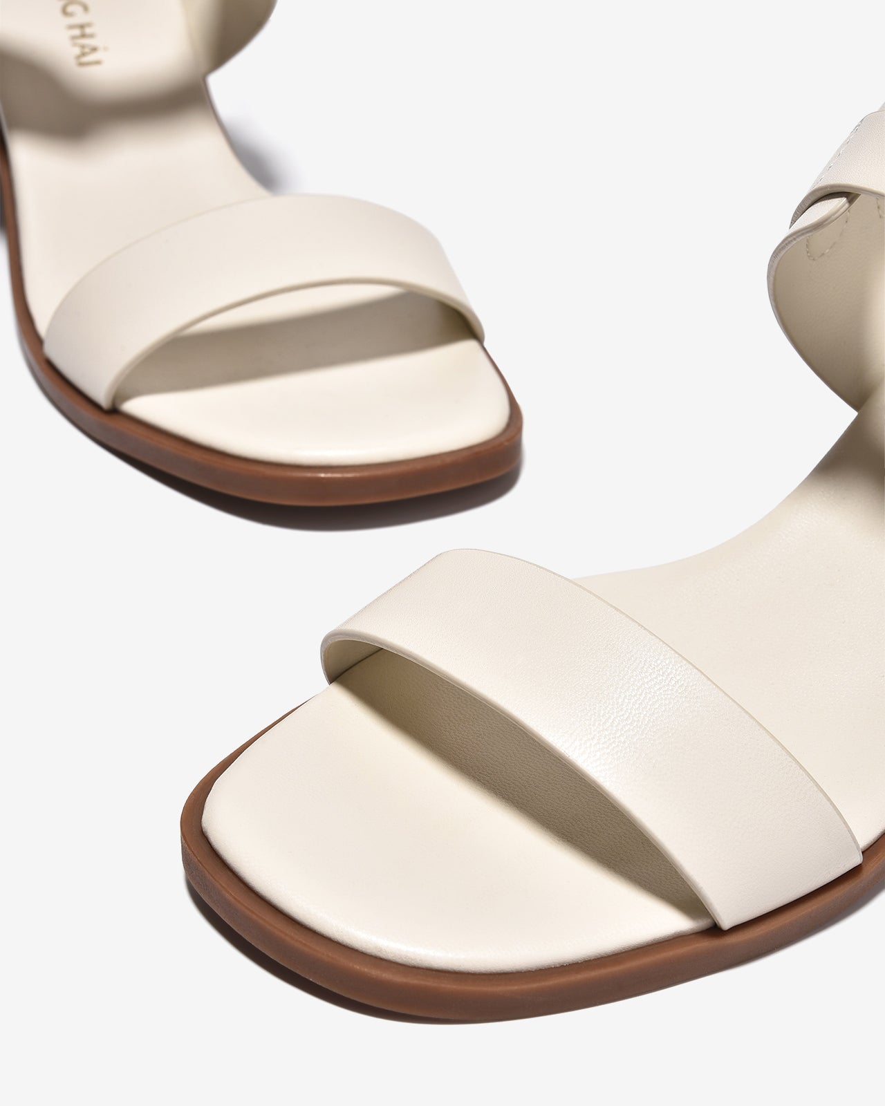 Sandal Cao Gót Đông Hải Đế Vuông Quai Phối Khóa-S32I5Kem Color1