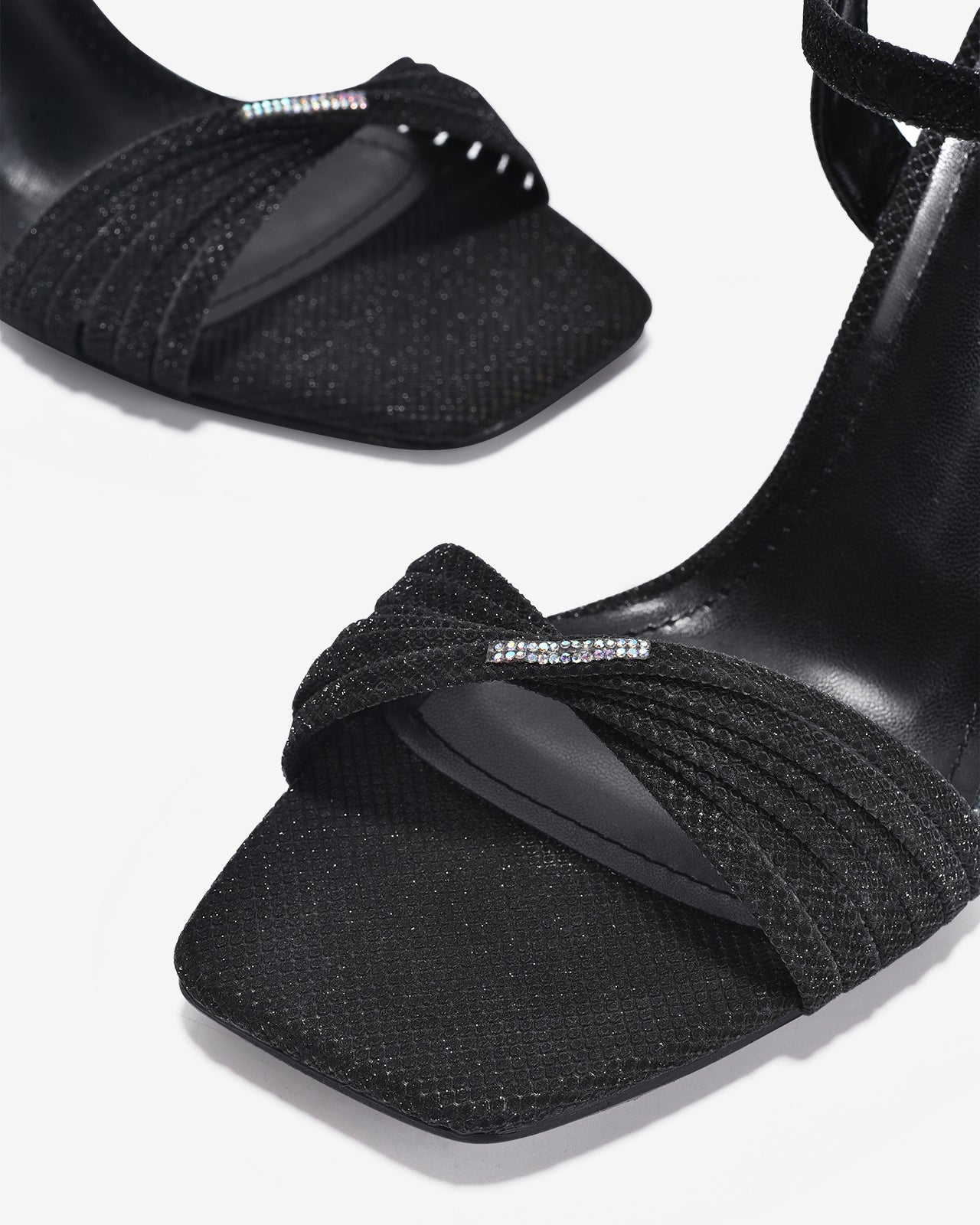Giày Sandal Cao Gót Zucia Quai Xoắn Ánh Kim-SHLJ6Đen Color1