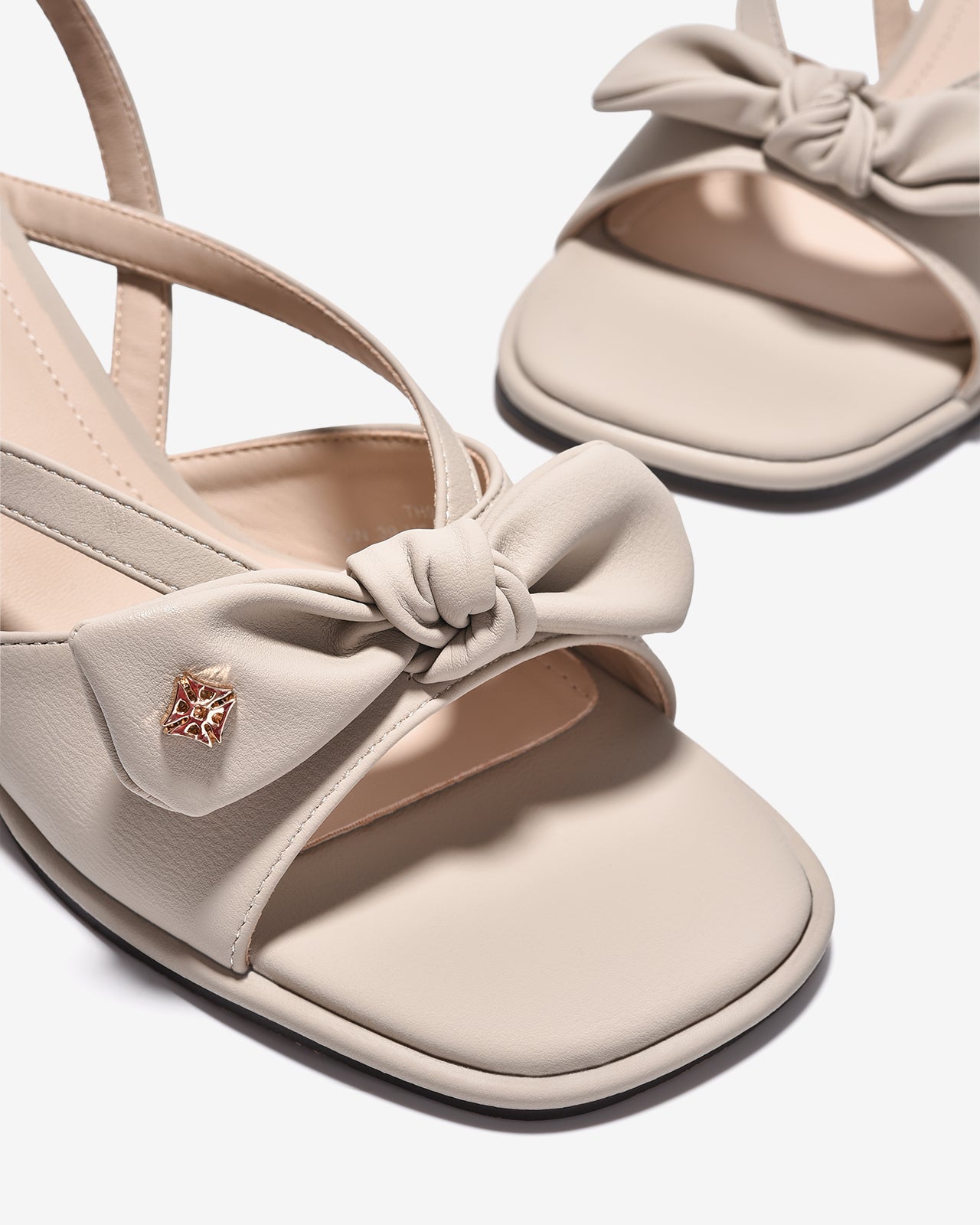 Sandal Cao Gót Zucia Quai Thắt Nơ Đính Logo-STH95-Xám Color1