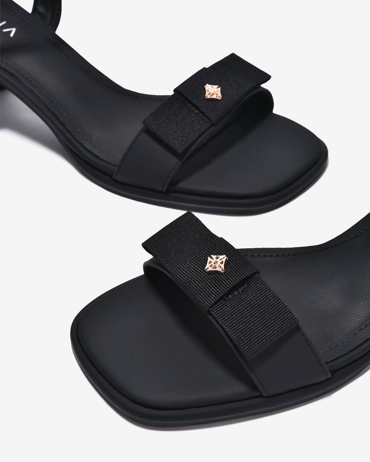 Sandal Cao Gót Zucia Nơ Ruy Băng Đính Logo-STH98-Đen Color1