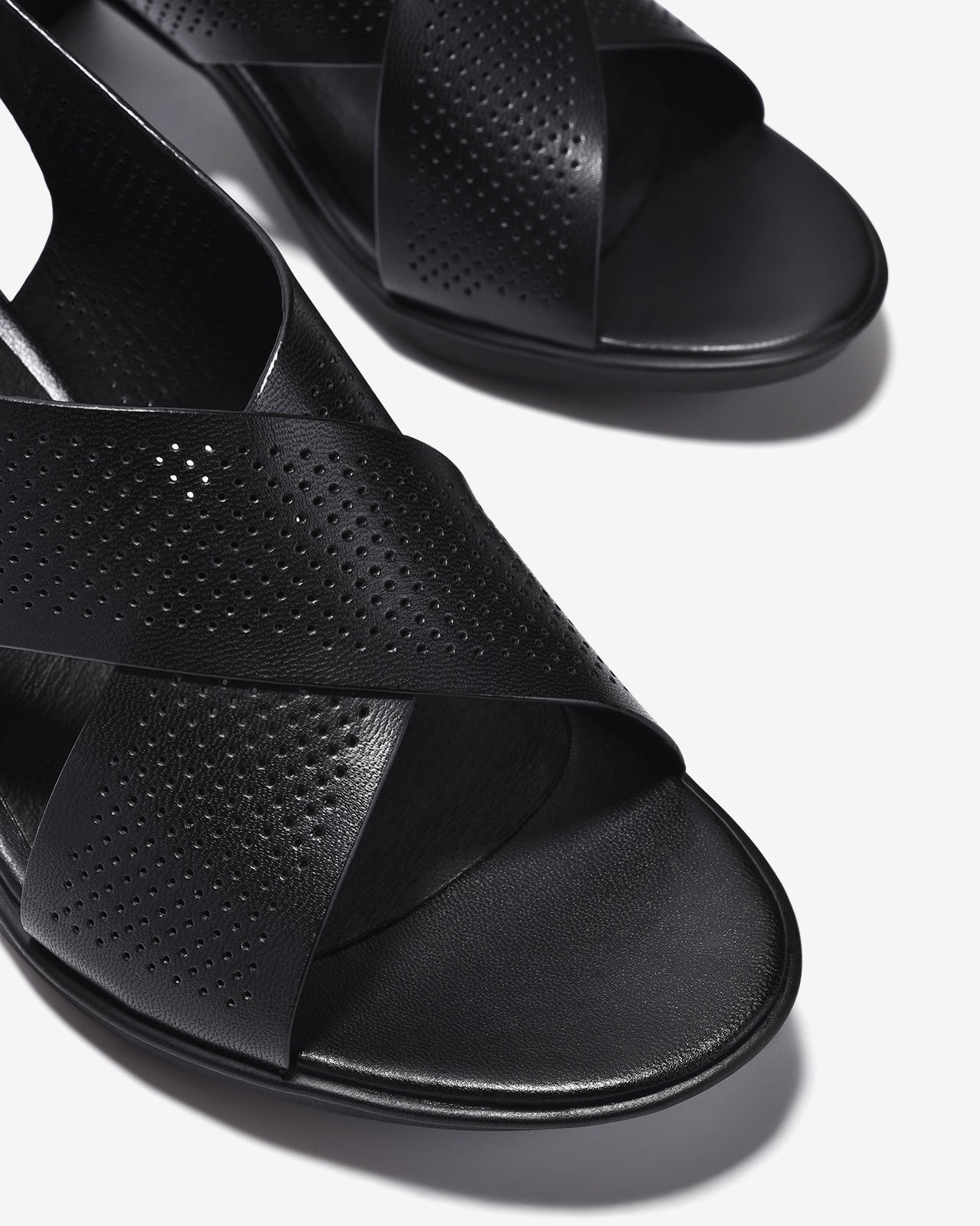 Giày Sandal Cao Gót Zuciani Đế Trụ Quai Chéo-SCM17-Đen Color1