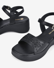 Giày Sandal Đông Hải Quai Họa Tiết Cách Điệu-S32D9Đen Color3