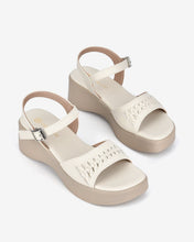 Giày Sandal Đông Hải Quai Họa Tiết Cách Điệu-S32D9Kem Color1