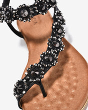 Sandal Kẹp Nữ Zucia Quai Chéo Đính Đá-SHLK6-Đen Color1