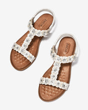 Sandal Kẹp Nữ Zucia Quai T-Strap Đính Hoa-SHLK9-Kem Color1