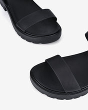 Giày Sandal Zucia Khóa Cài Quai Mảnh-SRX79Đen Color1