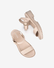 Giày Sandal Zucia Khóa Cài Quai Mảnh-SRX79Kem Color1