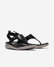 Giày Sandal Kẹp Nữ Zucia Quai Bảng Lớn Đính Logo-SRXB6-Đen Color1