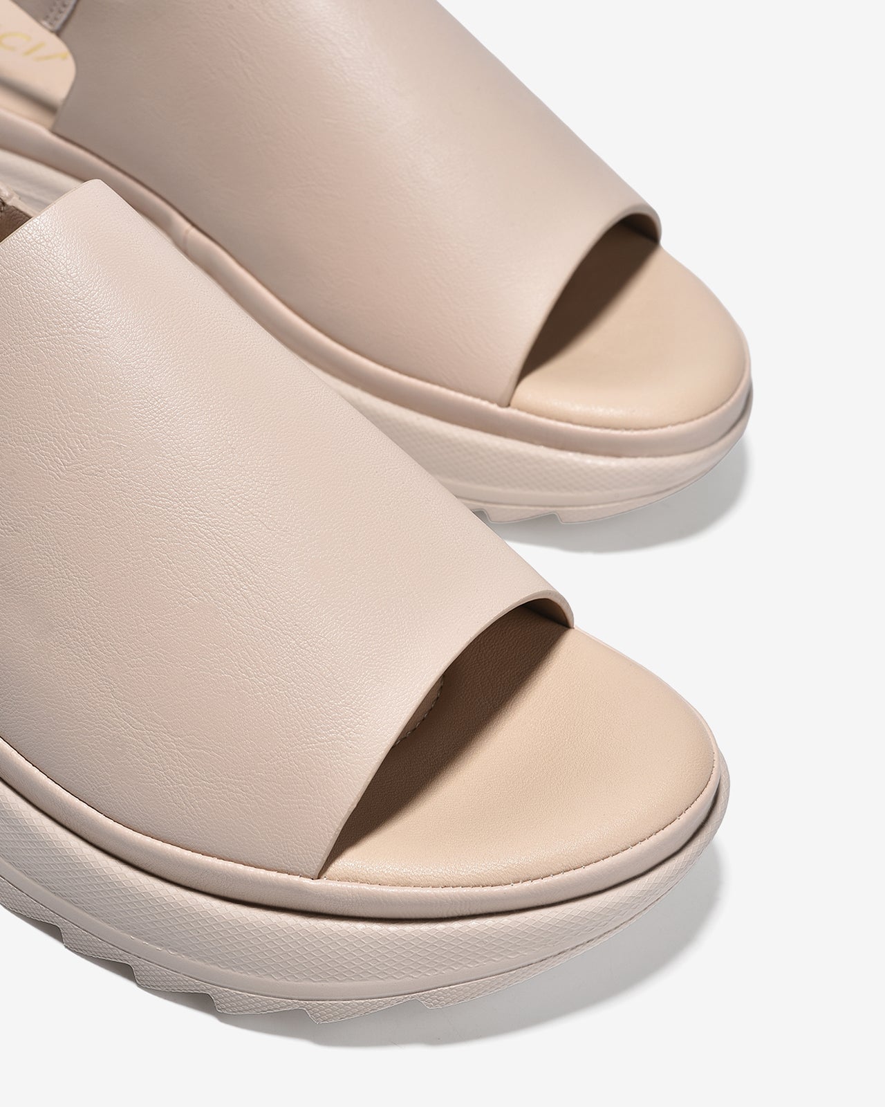 Giày Sandal Nữ Zucia Đế Bằng Quai Bảng Lớn-SRXB9-Kem Color1