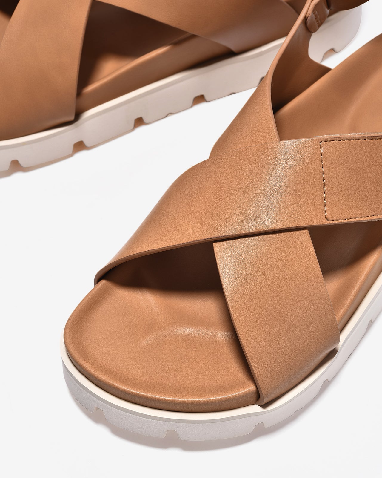 Giày Sandal Zucia Quai Chéo Bản To-STH94Nâu Color1