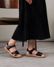 Sandal Nữ Zuciani Quai Ngang Thêu Hoạ Tiết-SCF60Đen Color1