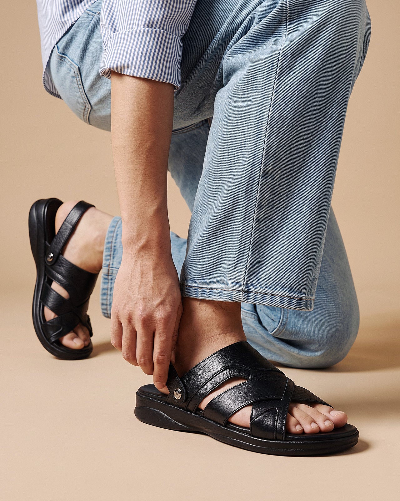 Giày Sandal Đông Hải Êm Mềm Đế 3cm Quai Chéo-S3237Đen Color1