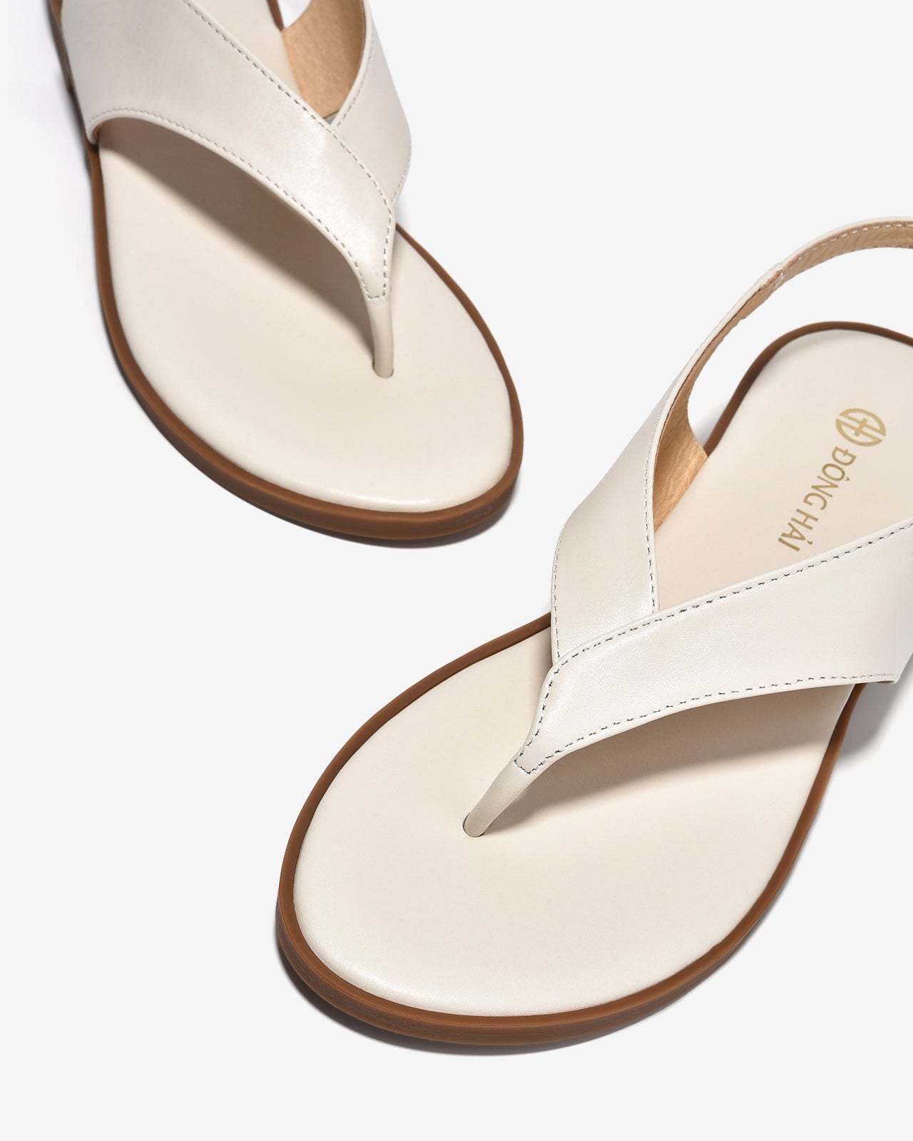 Sandal Kẹp Nữ Đông Hải Trơn Khóa Cài-S32H8-Kem Color1