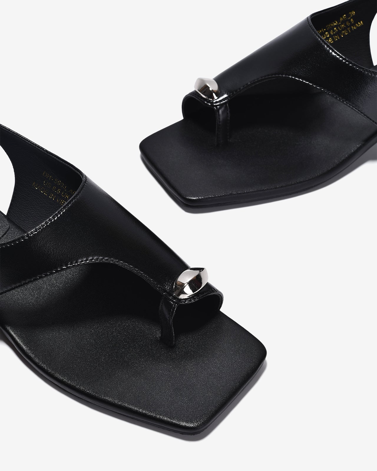 Giày Sandal Kẹp Đông Hải Xỏ Ngón Quai Khóa-S5903Đen Color1