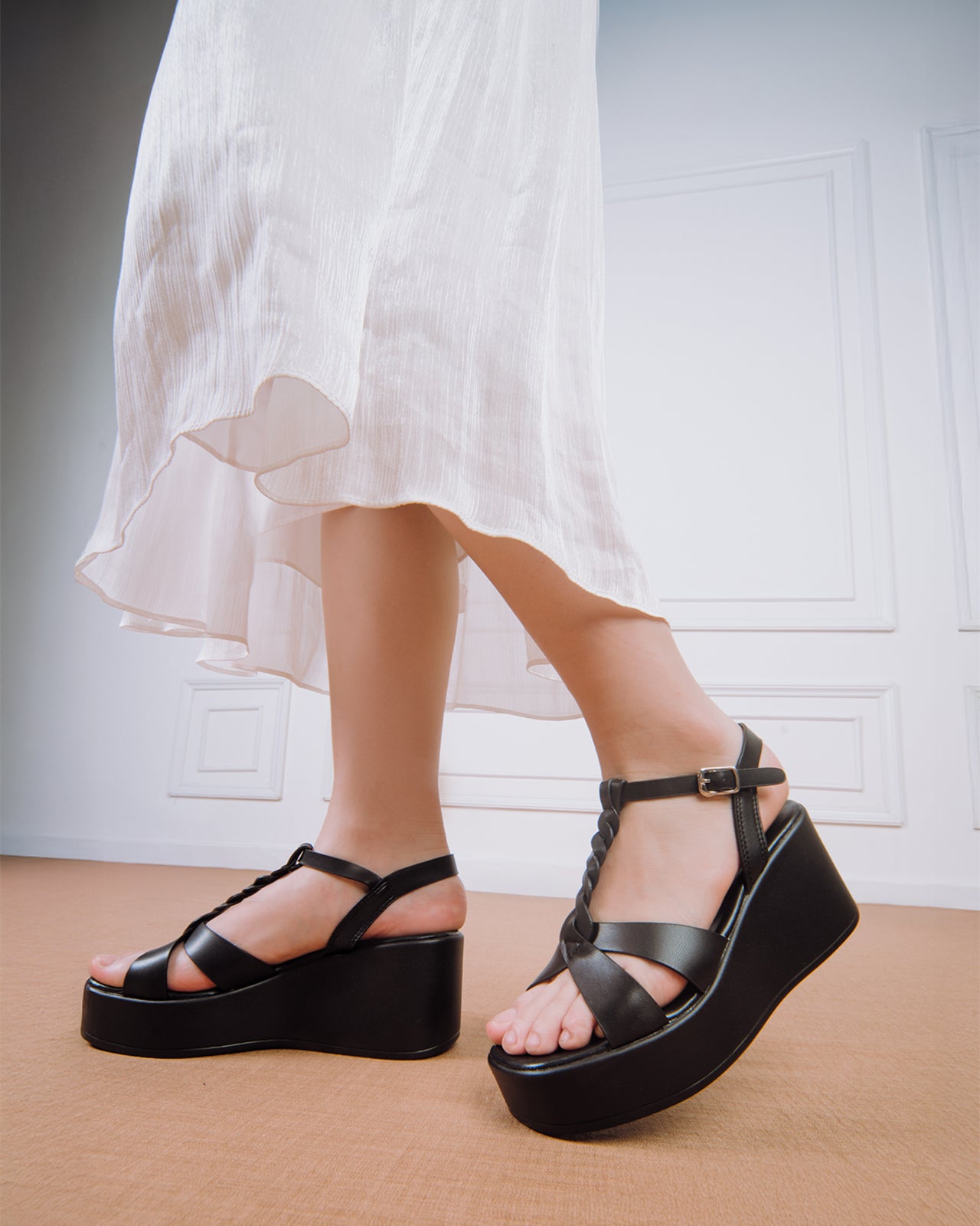 Giày Sandal Xuồng Đông Hải Quai T-Strap Đan Xoắn-S32F7Đen Color1