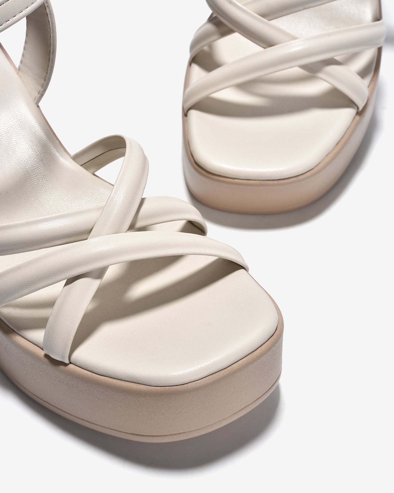 Giày Sandal Xuồng Đông Hải Quai Đan Chéo-S32G1Kem Color1