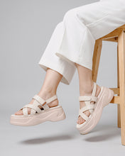Sandal Nữ Đông Hải Quai Chéo Đế Xuồng 7cm-S32J1Kem Color1