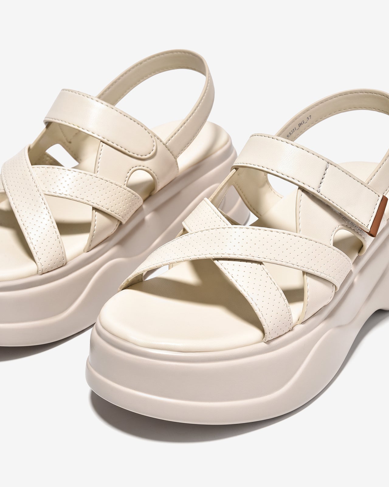 Sandal Nữ Đông Hải Quai Chéo Đế Xuồng 7cm-S32J1Kem Color1