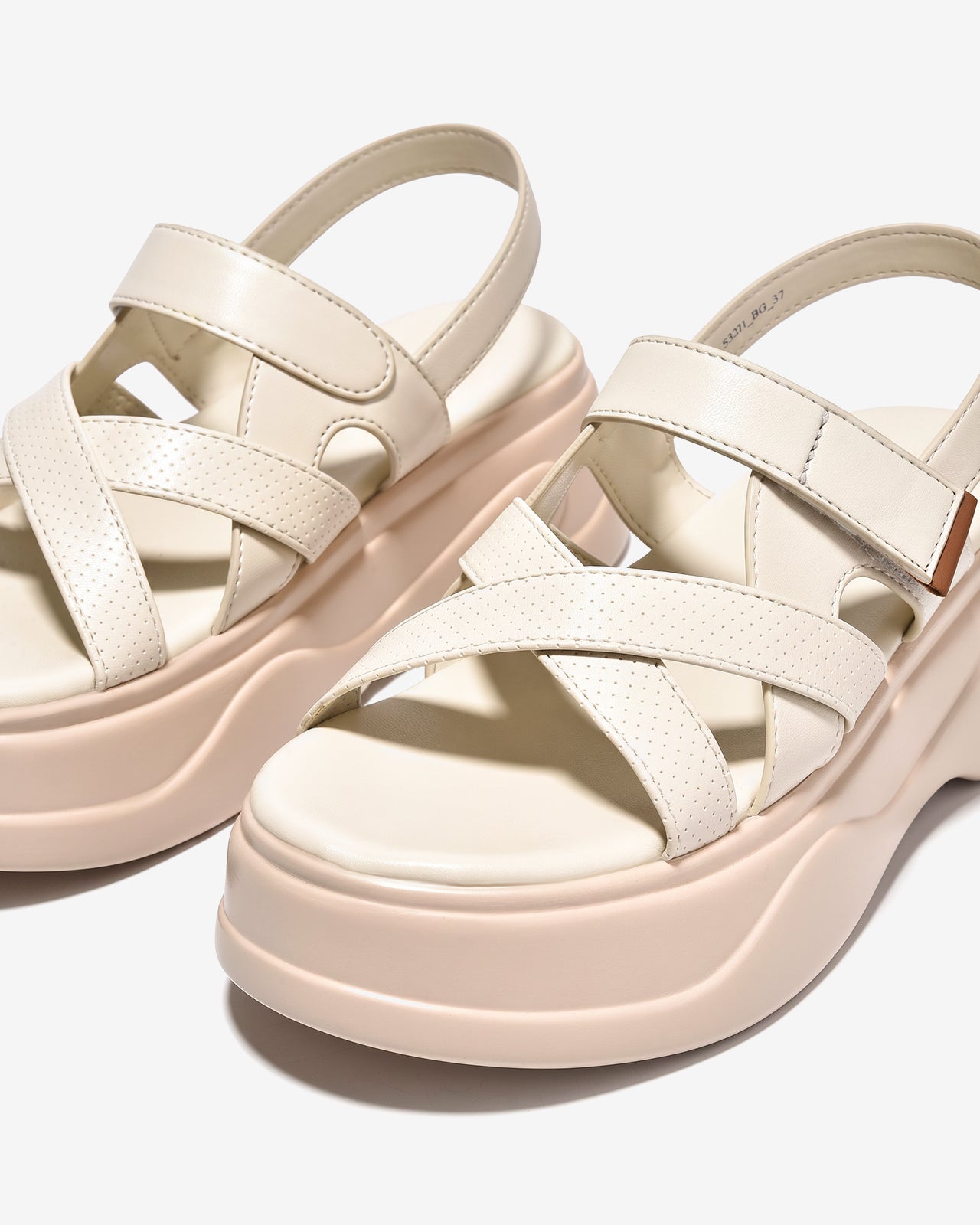 Sandal Nữ Đông Hải Quai Chéo Đế Xuồng 7cm-S32J1Kem Color1