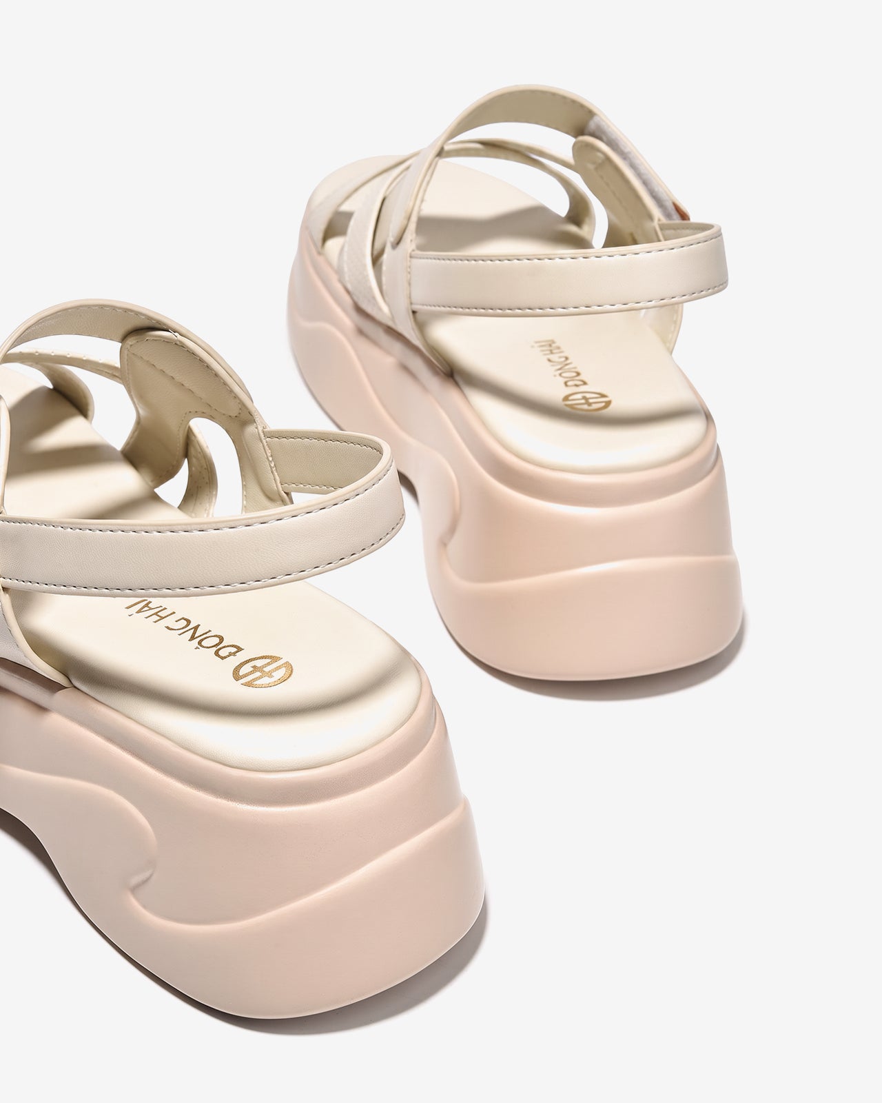 Sandal Nữ Đông Hải Quai Chéo Đế Xuồng 7cm-S32J1Kem Color1
