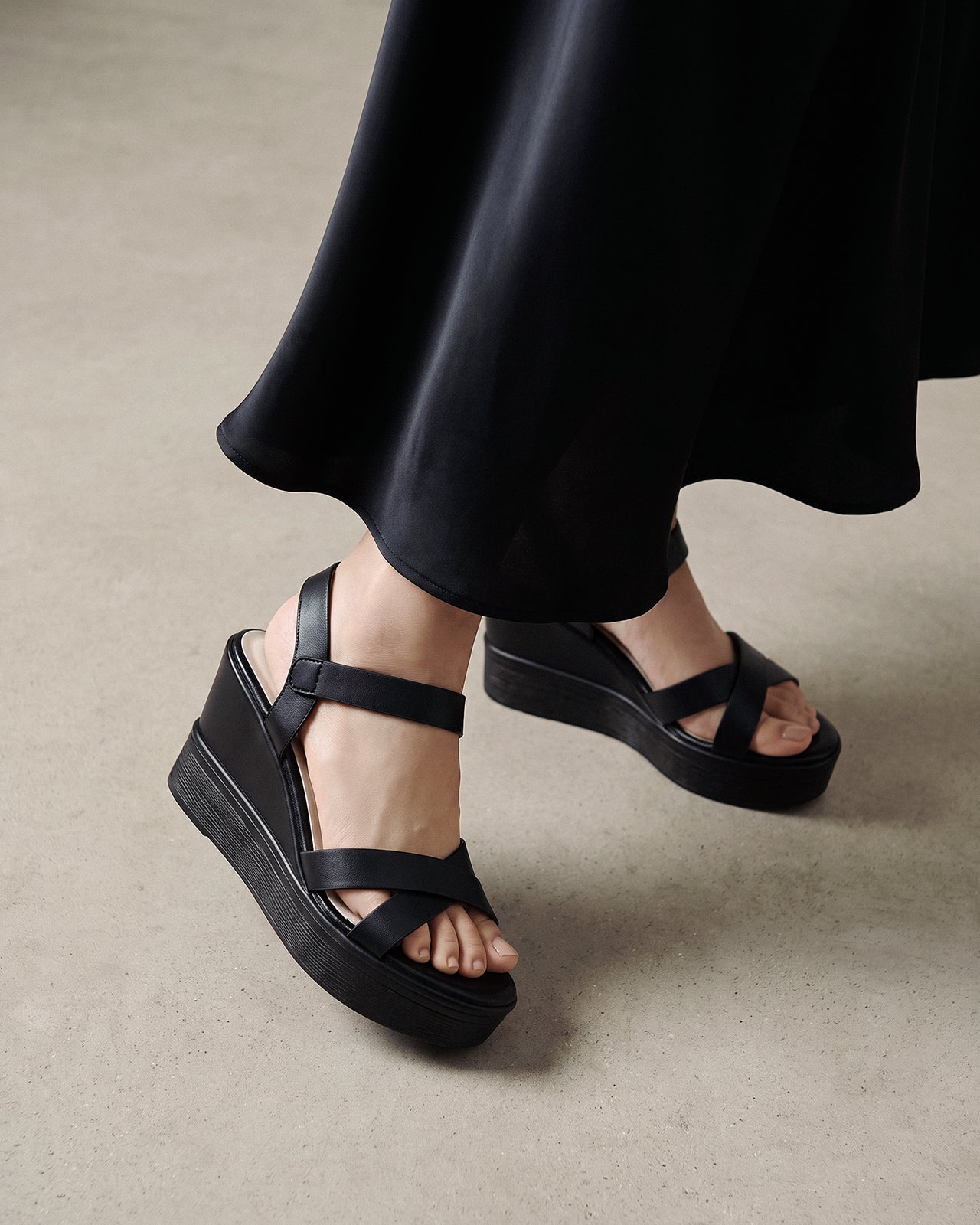 Sandal Xuồng Đông Hải 9cm Quai Đan Chéo-S5874Đen Color1