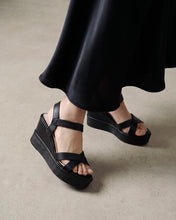 Sandal Xuồng Đông Hải 9cm Quai Đan Chéo-S5874Đen Color1