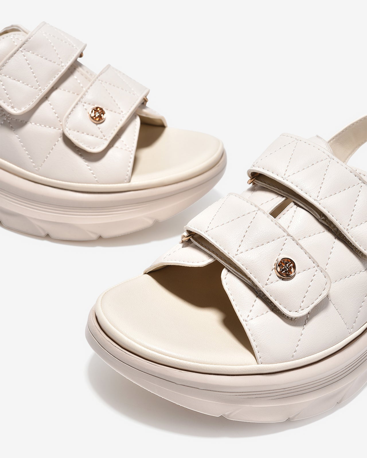 Giày Sandal Xuồng Nữ Zucia Quai Đôi Hoạ Tiết Caro-SRXC3-Kem Color1