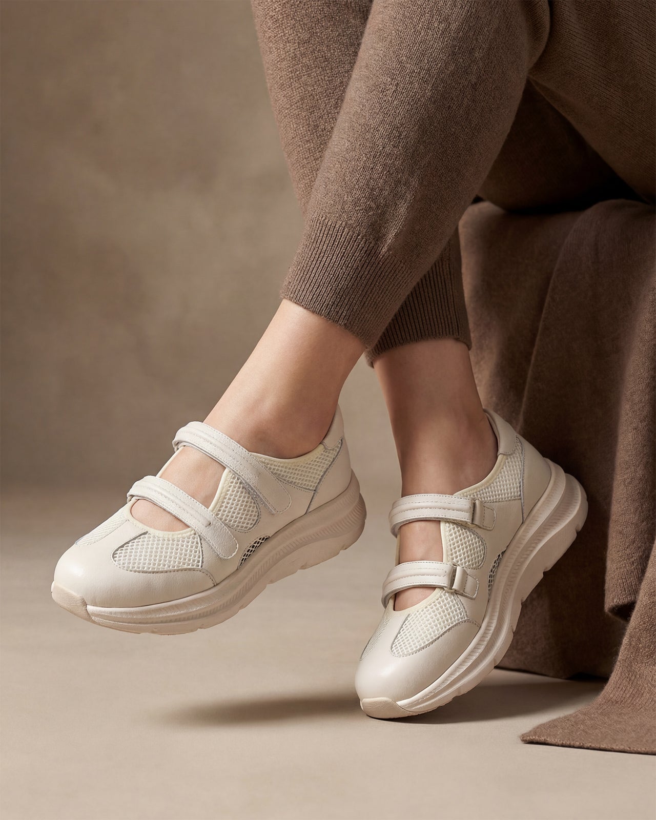 Giày Thể Thao Nữ Zuciani Quai Dán Phối Lưới-GCM43Kem Color1