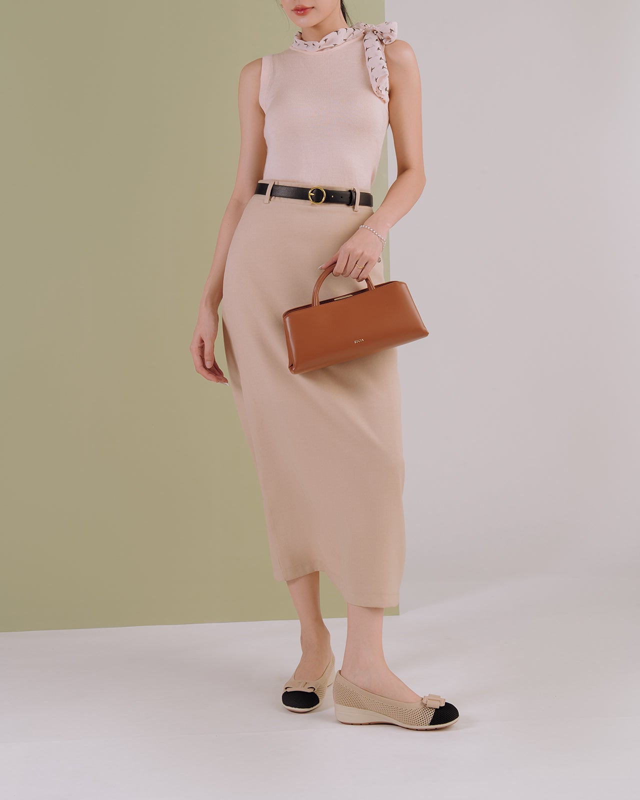 Giày Xuồng Zucia Vải Dệt Phối Khóa-GHLL9Kem Color1